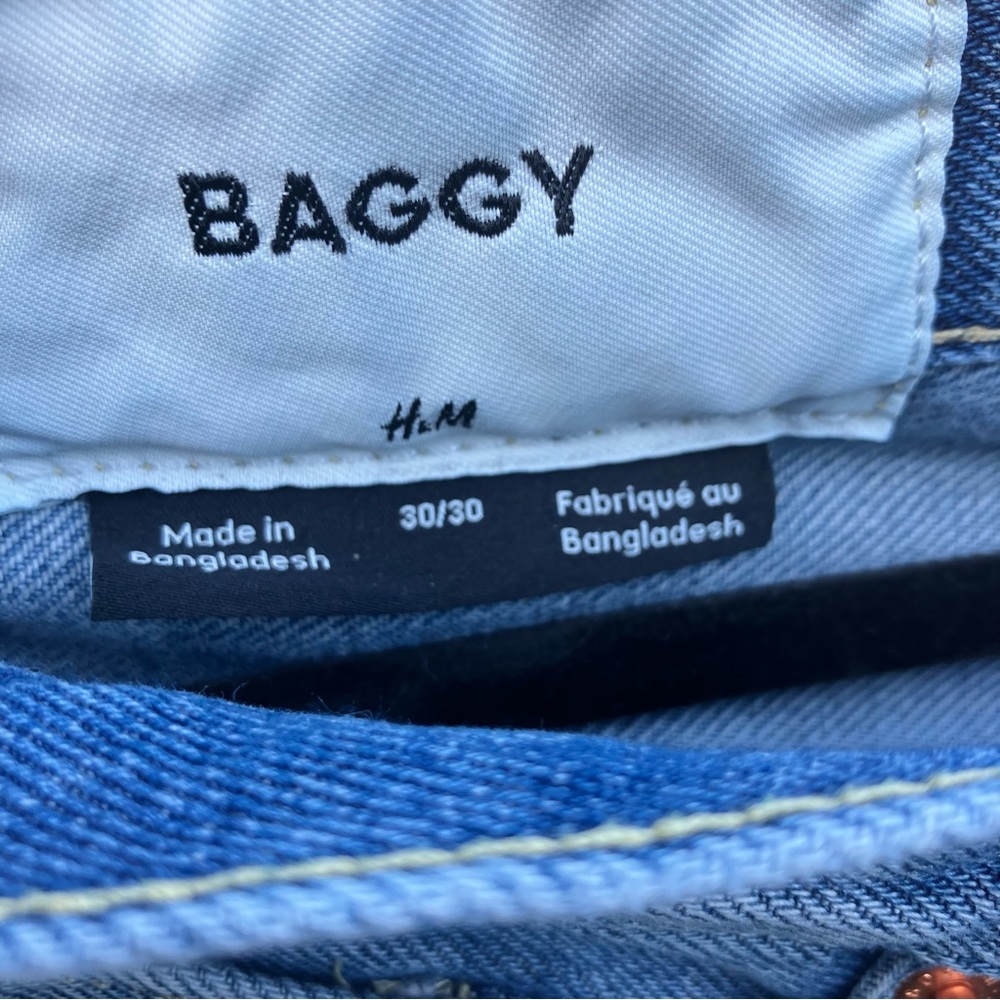 H&M Women’s Baggy Fit Blue Jeans Bootcut Flare, Summer Boho Vibe Size 30/30‎